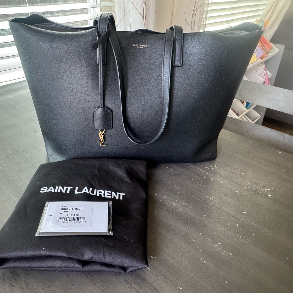 👜 Saint Laurent Large Shopping Tote in Black with Pouch + Cuyana Insert
